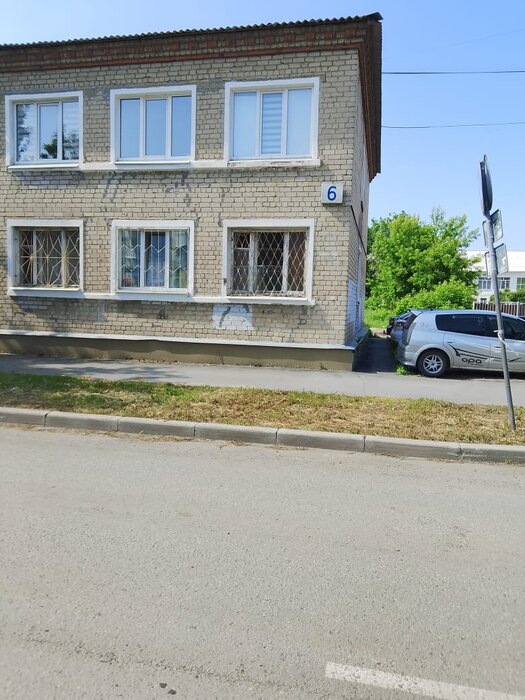 г. Каменск-Уральский, ул. Репина, 6 (городской округ Каменский) - фото комнаты (1)