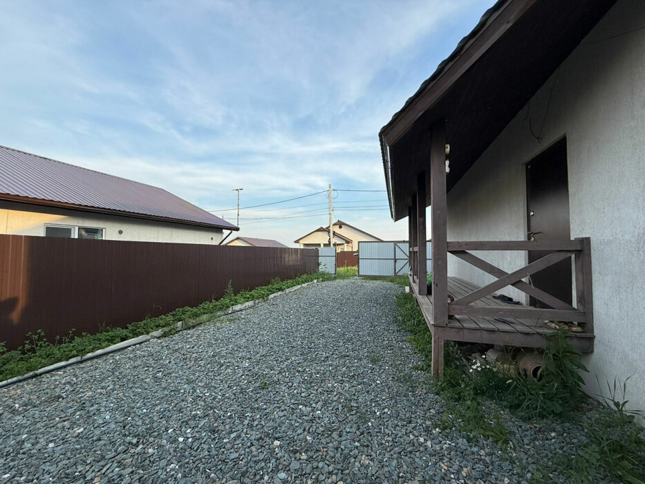 п. Прохладный, ул. Фианитовая, 9 (городской округ Белоярский) - фото дома (3)
