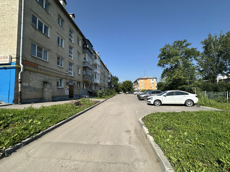 г. Каменск-Уральский, ул. Дзержинского, 30 (городской округ Каменский) - фото квартиры (2)