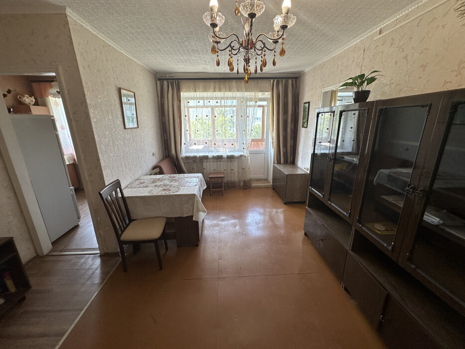 г. Каменск-Уральский, ул. Дзержинского, 30 (городской округ Каменский) - фото квартиры (4)