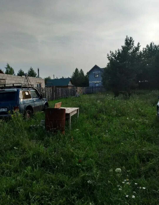 п. Бобровский, ул. Крапивина, 4 (городской округ Сысертский) - фото земельного участка (2)