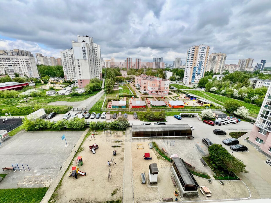 Екатеринбург, ул. Юлиуса Фучика, 5 (Автовокзал) - фото гаража (1)