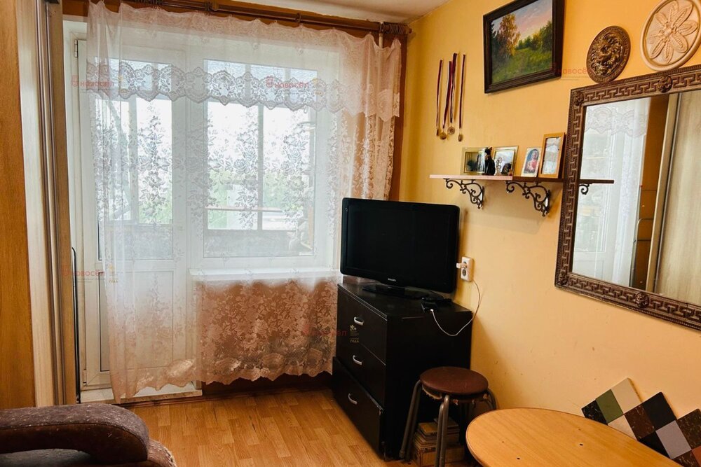 Екатеринбург, ул. Пехотинцев, 12 (Новая Сортировка) - фото комнаты (3)