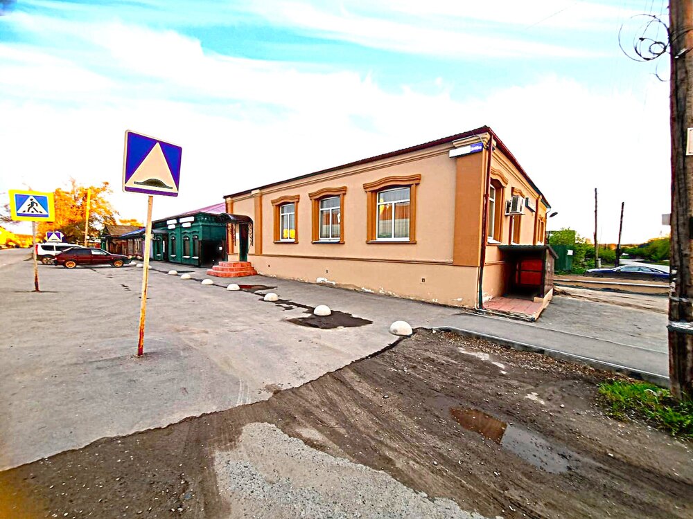 г. Камышлов, ул. Энгельса, 248 (городской округ Камышловский) - фото здания (1)