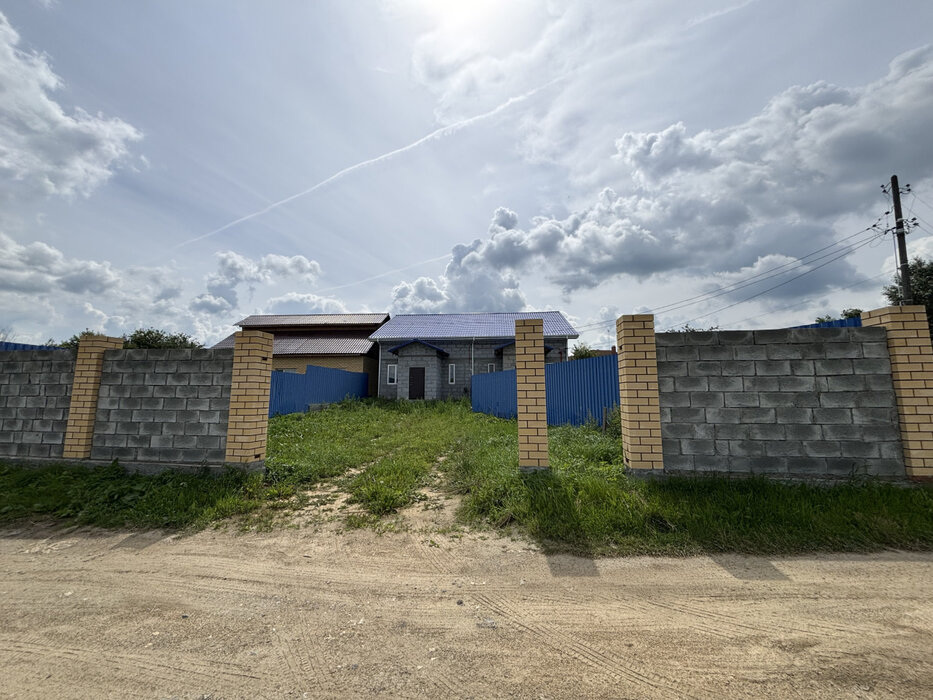 поселок городского типа Белоярский, ул. Эрисмана, 1/2 (городской округ Белоярский) - фото дома (1)