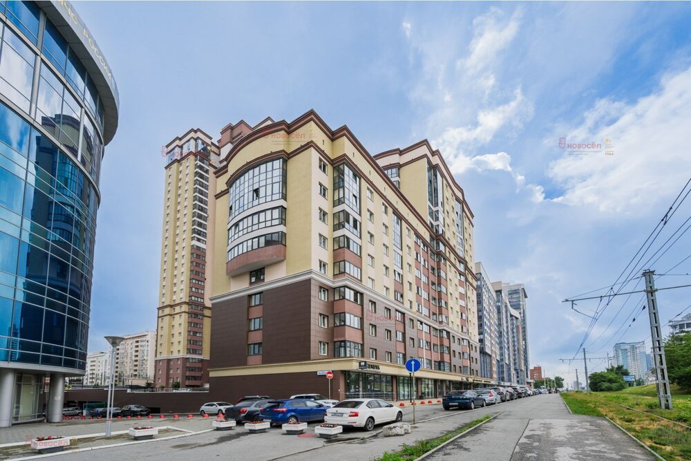 Екатеринбург, ул. Московская, 75 (Центр) - фото гаража (2)