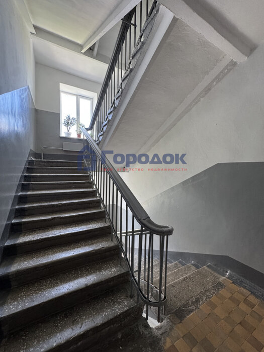г. Каменск-Уральский, ул. Октябрьская, 12 (городской округ Каменский) - фото квартиры (2)