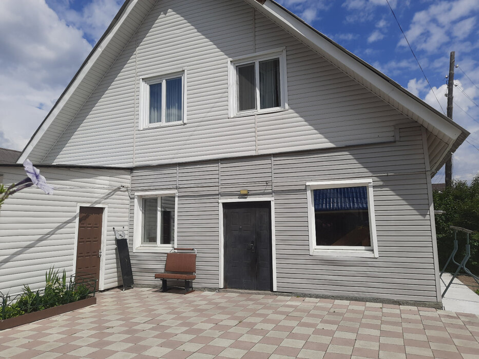г. Арамиль, ул. Свердлова, 10 (городской округ Арамильский) - фото дома (1)