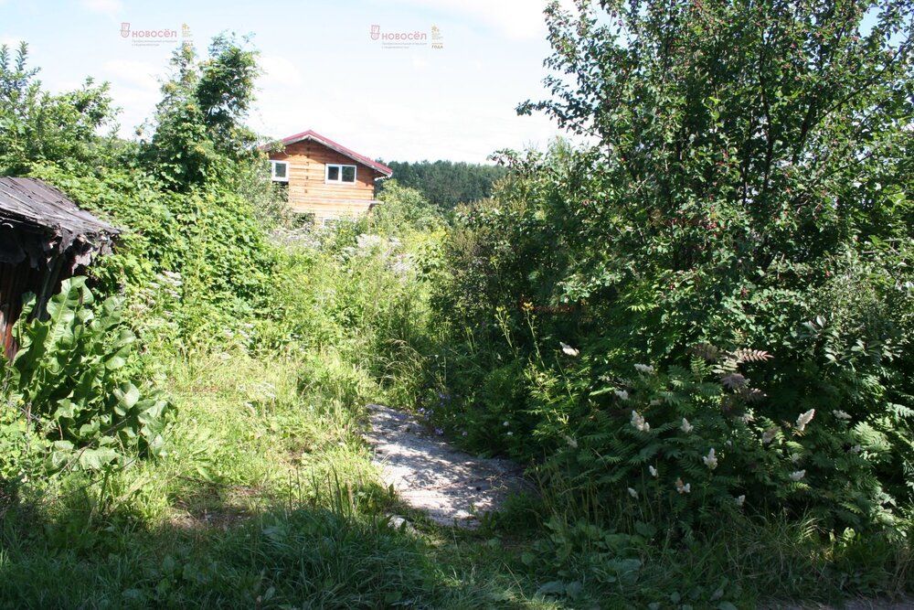 п. Красногвардейский (г.о. Артемовский), ул. Луговая, 13 (городской округ Артемовский) - фото земельного участка (2)