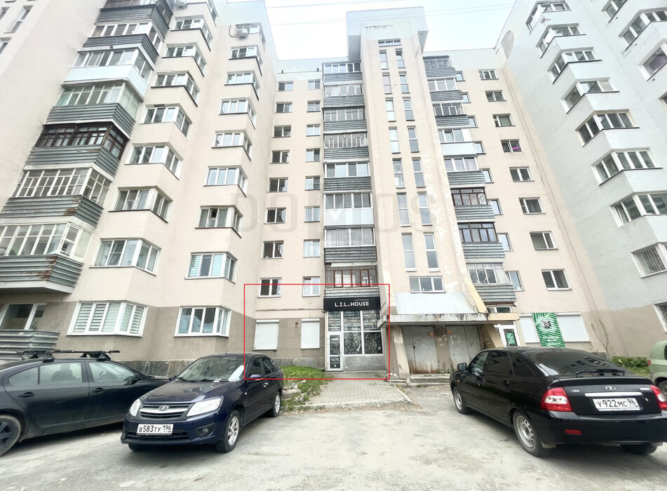 Екатеринбург, ул. Фурманова, 35 (Автовокзал) - фото торговой площади (1)
