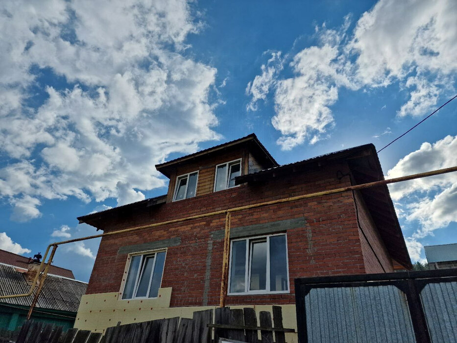 г. Сысерть, ул. Октябрьская, 20 (городской округ Сысертский) - фото дома (1)