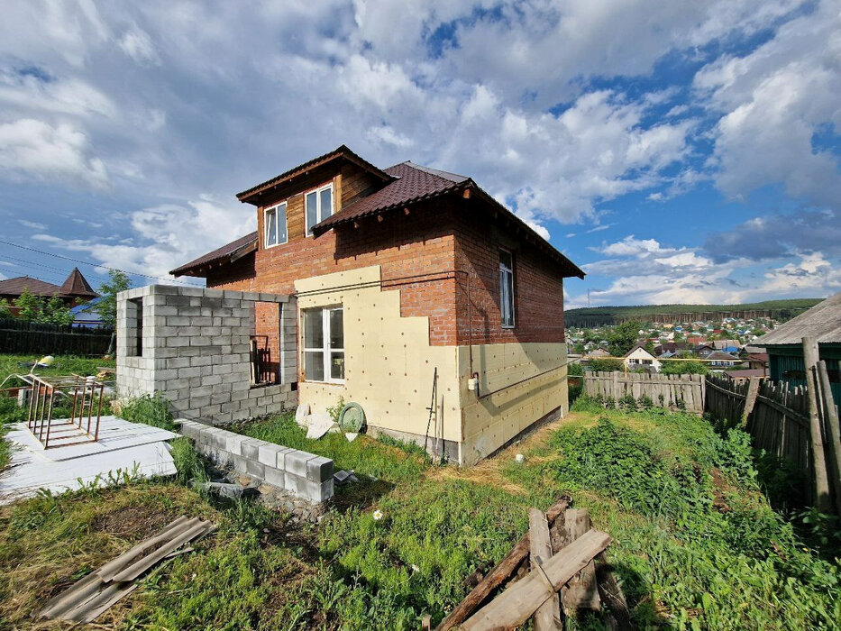 г. Сысерть, ул. Октябрьская, 20 (городской округ Сысертский) - фото дома (5)