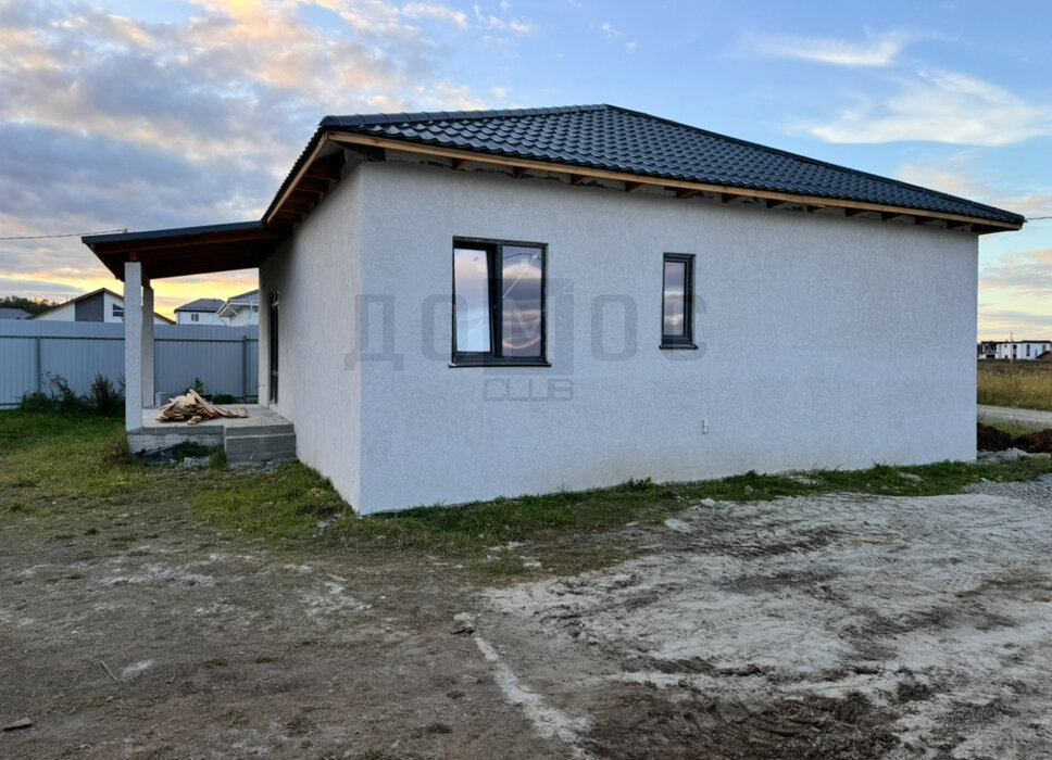 п. Прохладный, ул. Ягодная, 1 (городской округ Белоярский) - фото дома (6)
