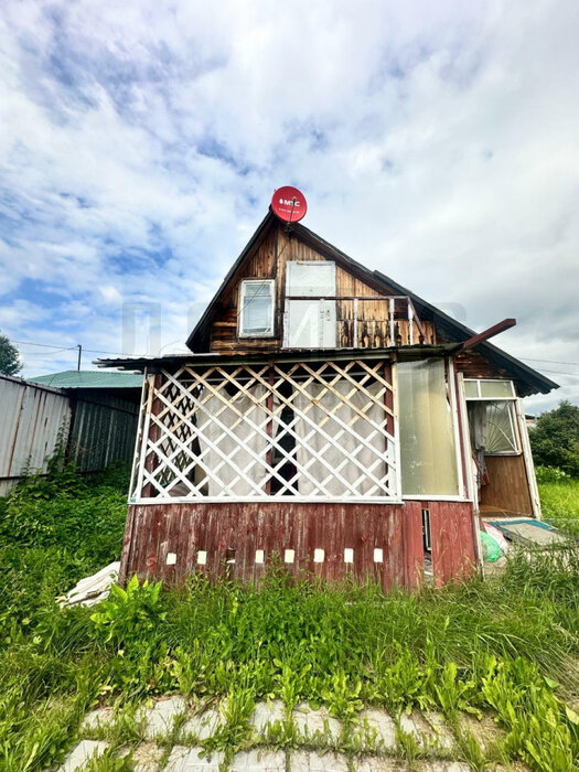 г. Среднеуральск, ул. Бахтеева, 75 (городской округ Среднеуральск) - фото дачи (1)