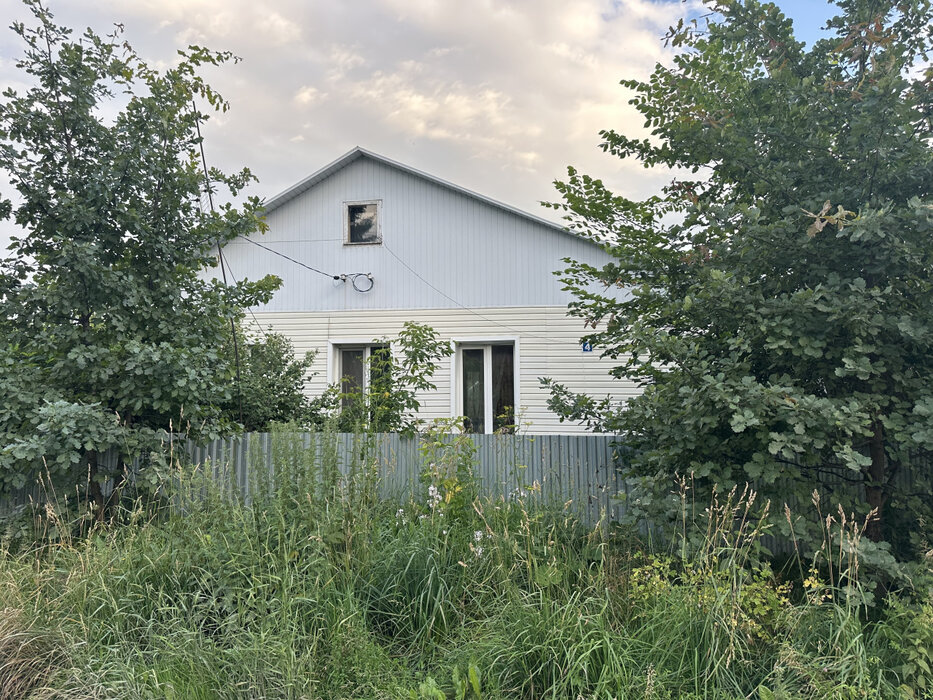 п. Большой Исток, ул. Металлистов, 4 (городской округ Сысертский) - фото дома (2)