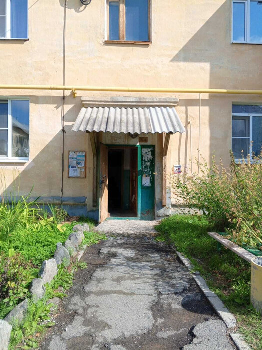 г. Асбест, ул. Садовая, 41 (городской округ Асбестовский) - фото квартиры (2)
