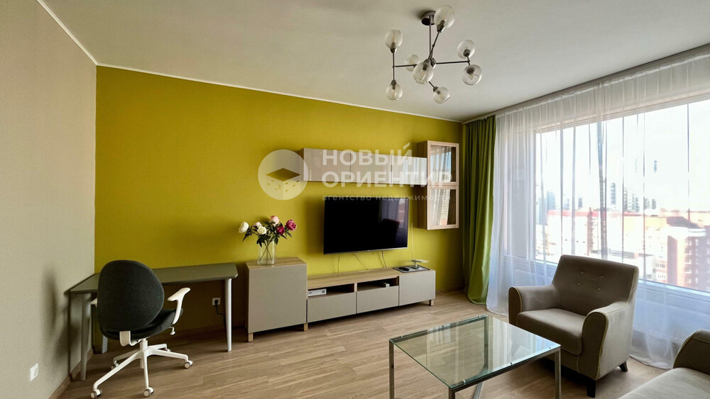 Екатеринбург, ул. Хохрякова, 63 (Центр) - фото квартиры (2)