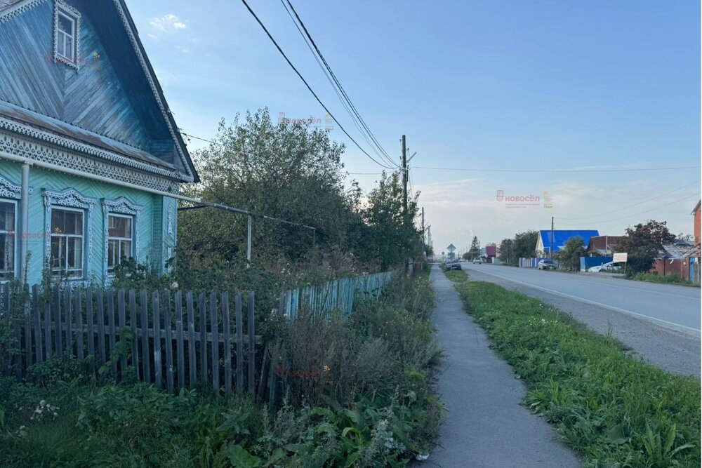 п. Бобровский, ул. 1 Мая, 104 (городской округ Сысертский) - фото дома (1)