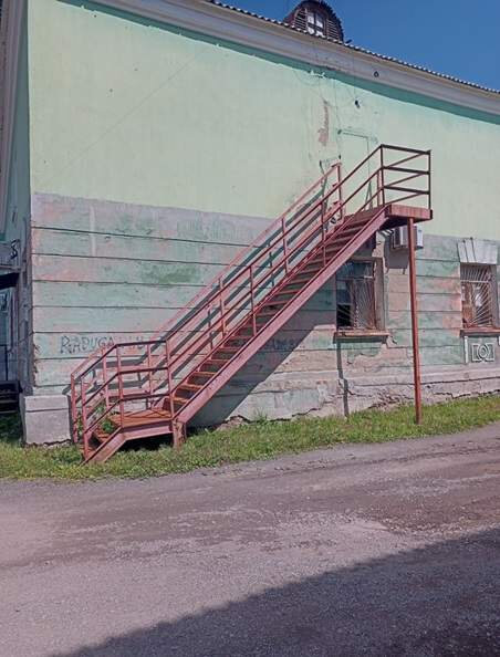 г. Серов, ул. Центральная, 11 (городской округ Серовский) - фото офисного помещения (4)