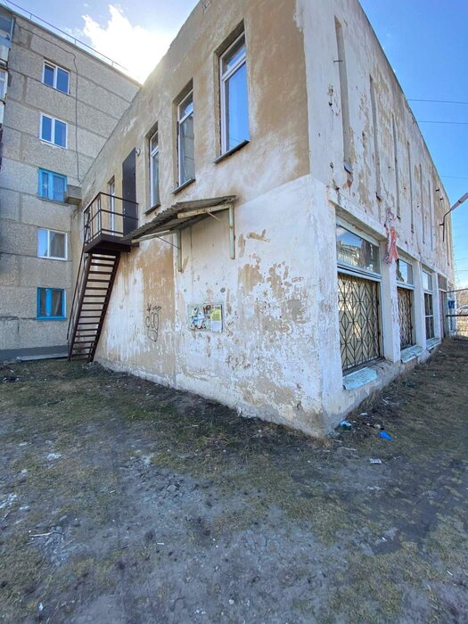 г. Артемовский, ул. Березовая Роща, 4 (городской округ Артемовский) - фото офисного помещения (1)