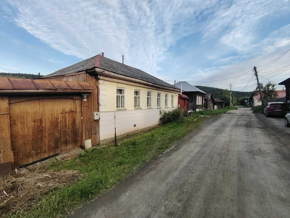 г. Нижние Серги, ул. Азина, 30 (Нижнесергинский район) - фото дома (2)