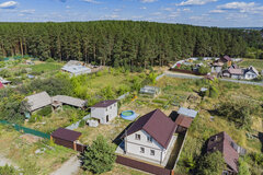 поселок городского типа Белоярский, ул. Коминтерна, 22 (городской округ Белоярский) - фото коттеджа