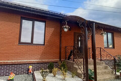 г. Арамиль, ул. Калинина,   (городской округ Арамильский) - фото дома