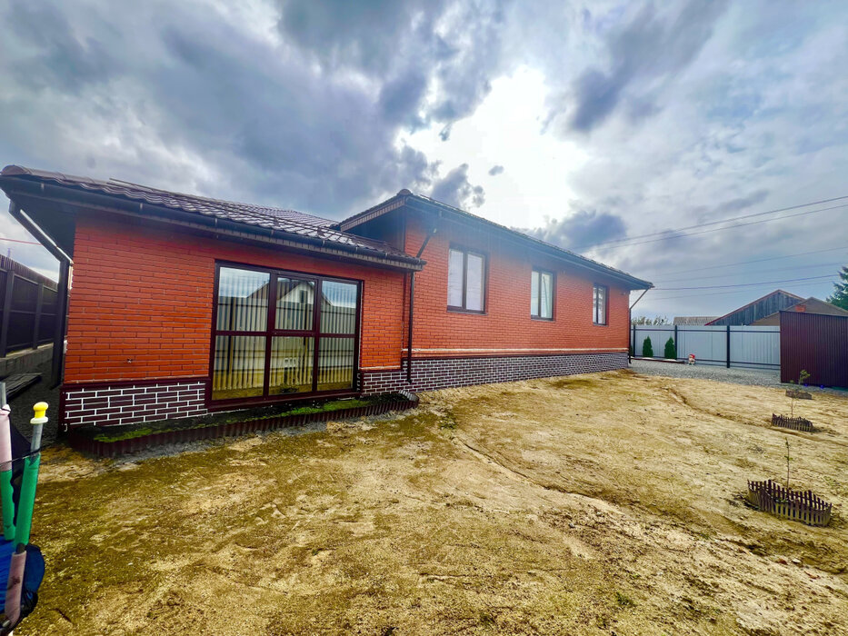 г. Арамиль, ул. Калинина,   (городской округ Арамильский) - фото дома (4)