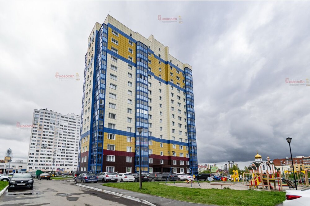 Екатеринбург, ул. Чкалова, 242 (УНЦ) - фото квартиры (1)