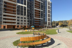 Екатеринбург, ул. микрорайон Светлый, 10 (Уктус) - фото квартиры