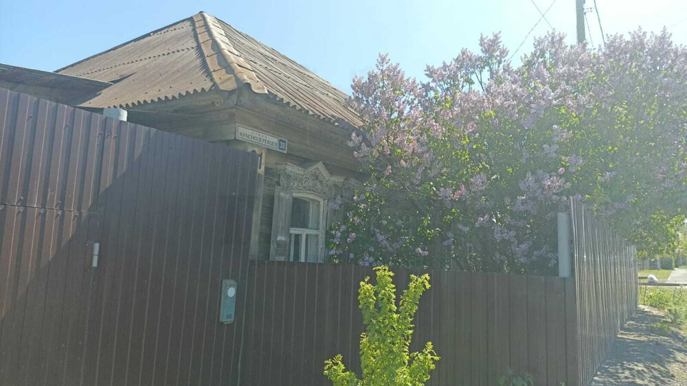 п. Бобровский, ул. Краснодеревцев, 31 (городской округ Сысертский) - фото дома (1)