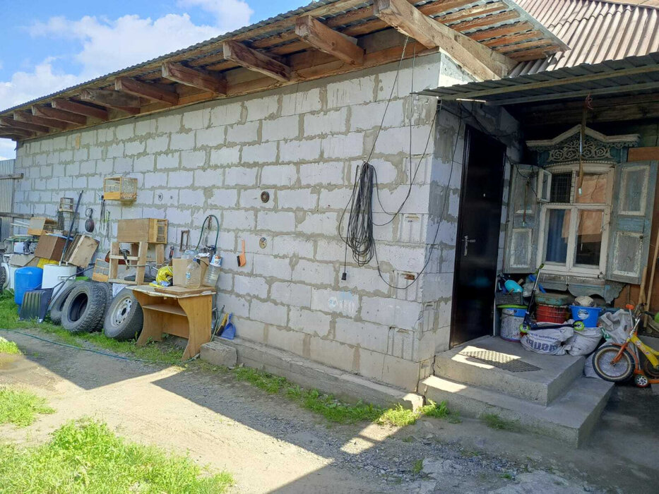 п. Бобровский, ул. Краснодеревцев, 31 (городской округ Сысертский) - фото дома (3)