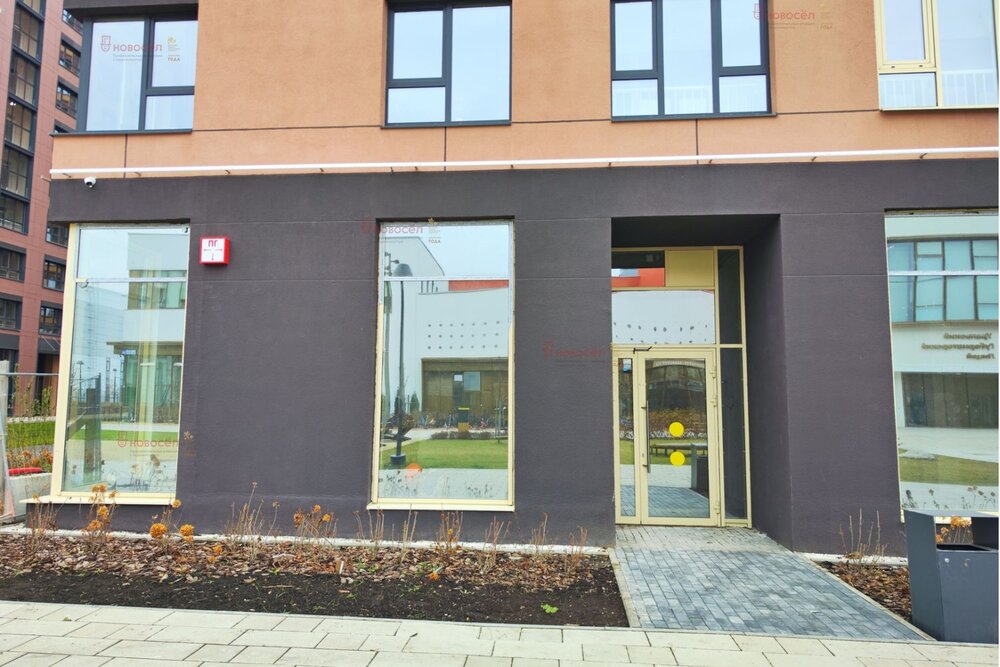 Екатеринбург, ул. Золотистый бульвар, 17 (Солнечный) - фото торговой площади (3)