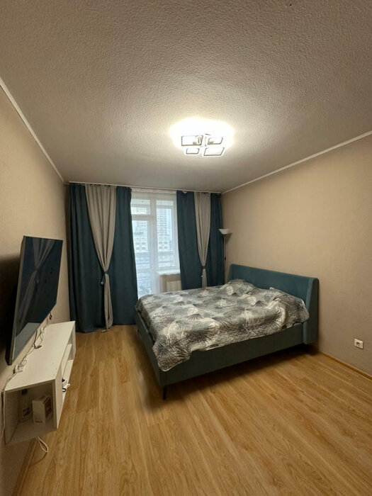 Екатеринбург, ул. Хрустальногорская, 84 (Широкая речка) - фото квартиры (1)