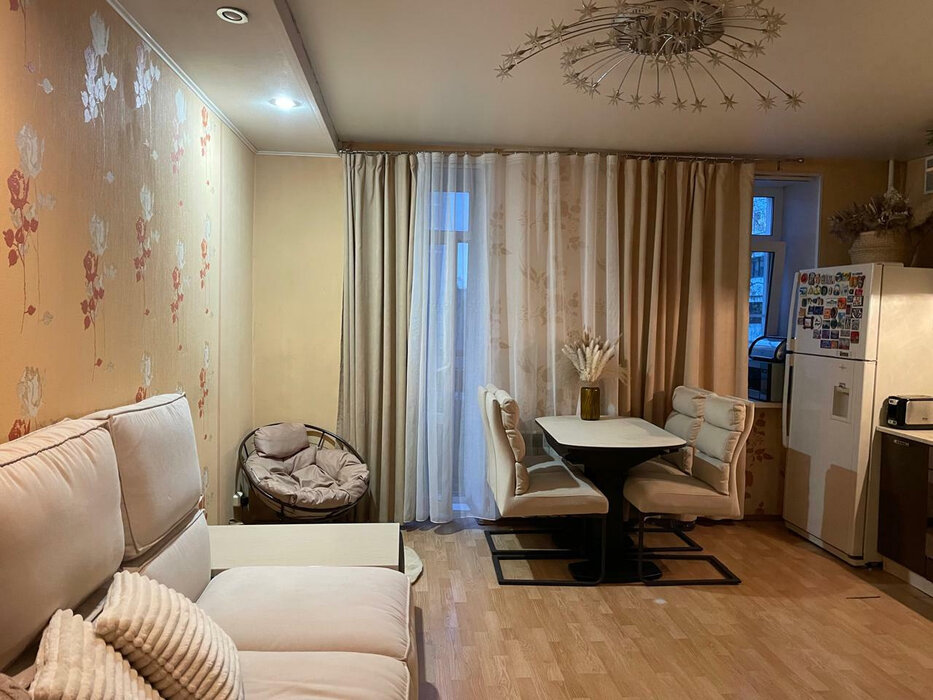 Екатеринбург, ул. 8 Марта, 110 (Автовокзал) - фото квартиры (1)