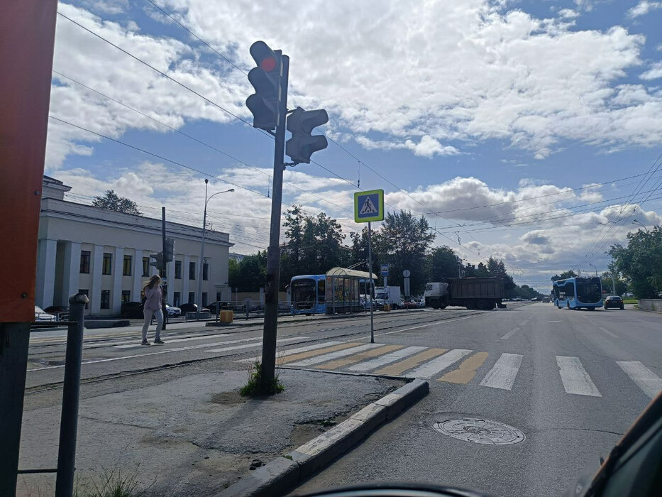 Екатеринбург, ул. Фронтовых бригад, 18 (Эльмаш) - фото склада (4)