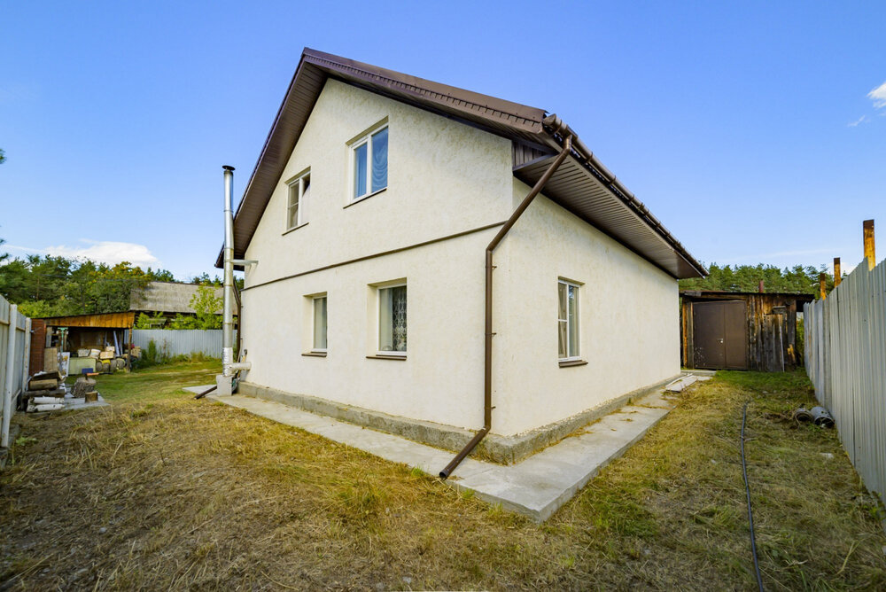 поселок городского типа Белоярский, ул. Коминтерна, 22 (городской округ Белоярский) - фото коттеджа (4)