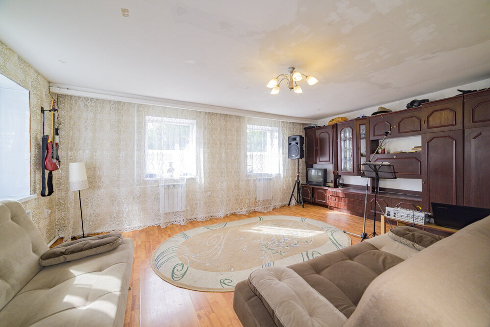 поселок городского типа Белоярский, ул. Коминтерна, 22 (городской округ Белоярский) - фото коттеджа (8)