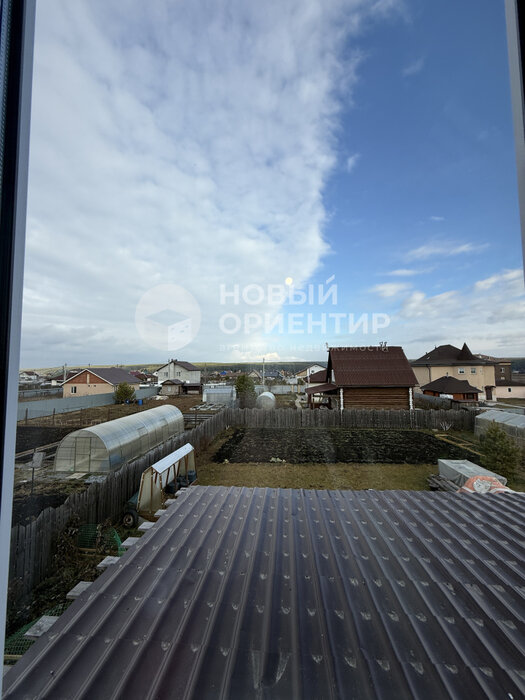 п. Бобровский, ул. Вишенка,   (городской округ Сысертский) - фото дома (3)