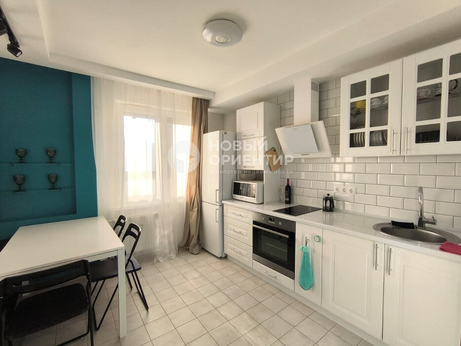 Екатеринбург, ул. Латвийская, 54 (Компрессорный) - фото квартиры (5)