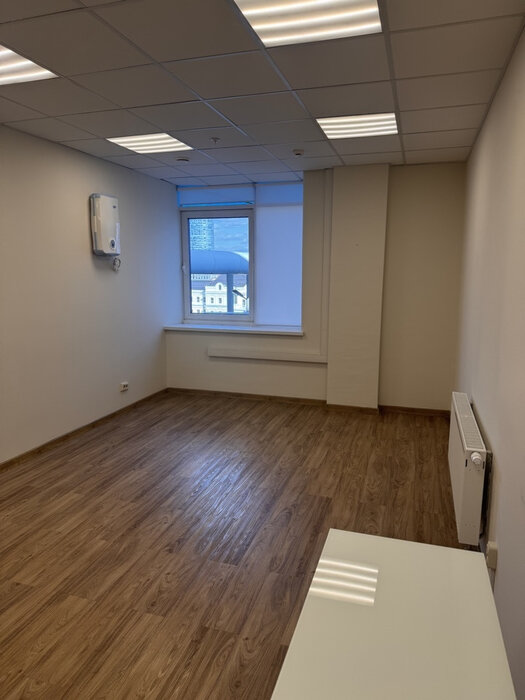 Екатеринбург, ул. Добролюбова, 16 (Центр) - фото офисного помещения (1)