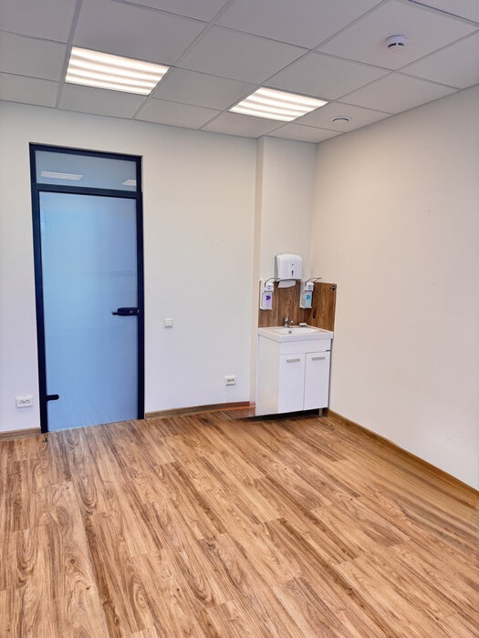 Екатеринбург, ул. Добролюбова, 16 (Центр) - фото офисного помещения (4)