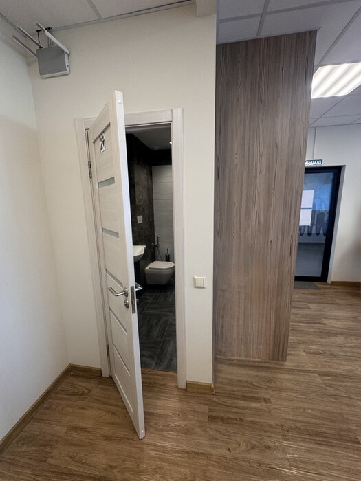 Екатеринбург, ул. Добролюбова, 16 (Центр) - фото офисного помещения (5)