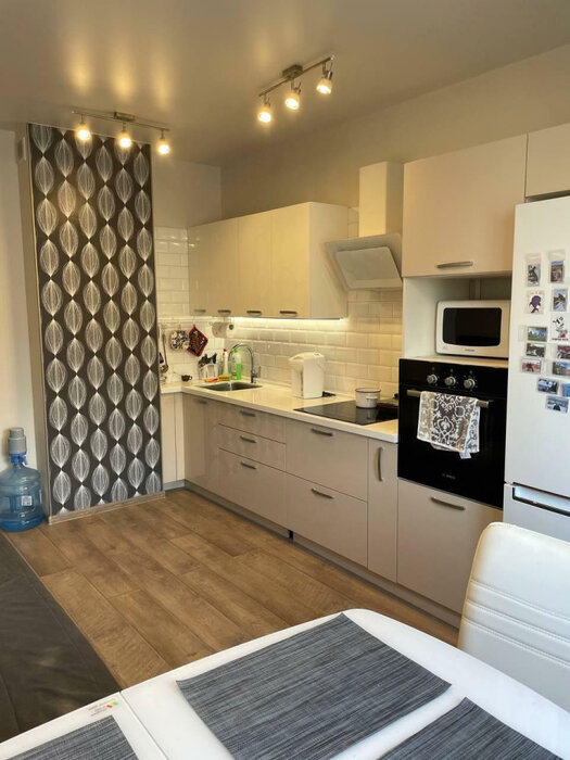 Екатеринбург, ул. Азина, 57 (Центр) - фото квартиры (2)