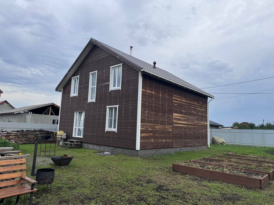 п. Бобровский, ул. Яблоневая, 10 (городской округ Сысертский) - фото дома (1)