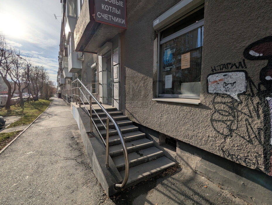 Екатеринбург, ул. Луначарского, 34 (Центр) - фото торговой площади (1)