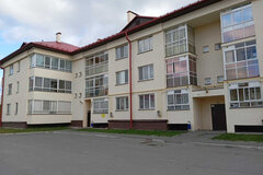 п. Кирпичный, ул. Северные ворота, 6 (городской округ Среднеуральск) - фото квартиры