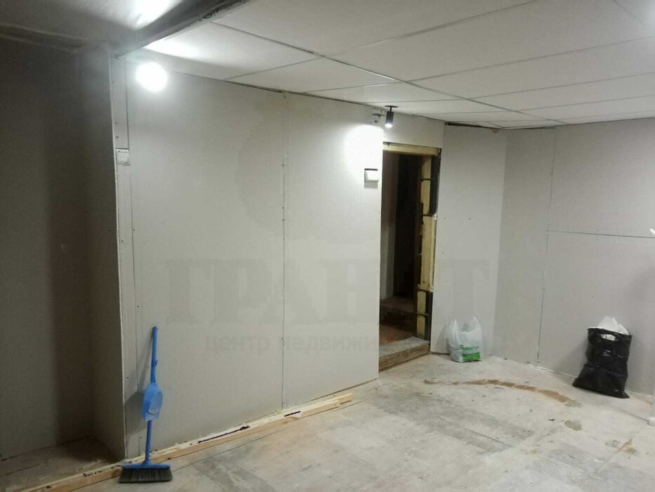 Екатеринбург, ул. Декабристов, 16/18И (Центр) - фото торговой площади (1)