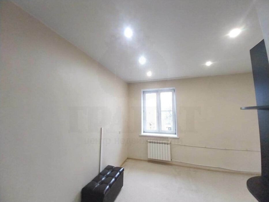 Екатеринбург, ул. Старых Большевиков, 28 (Эльмаш) - фото комнаты (4)