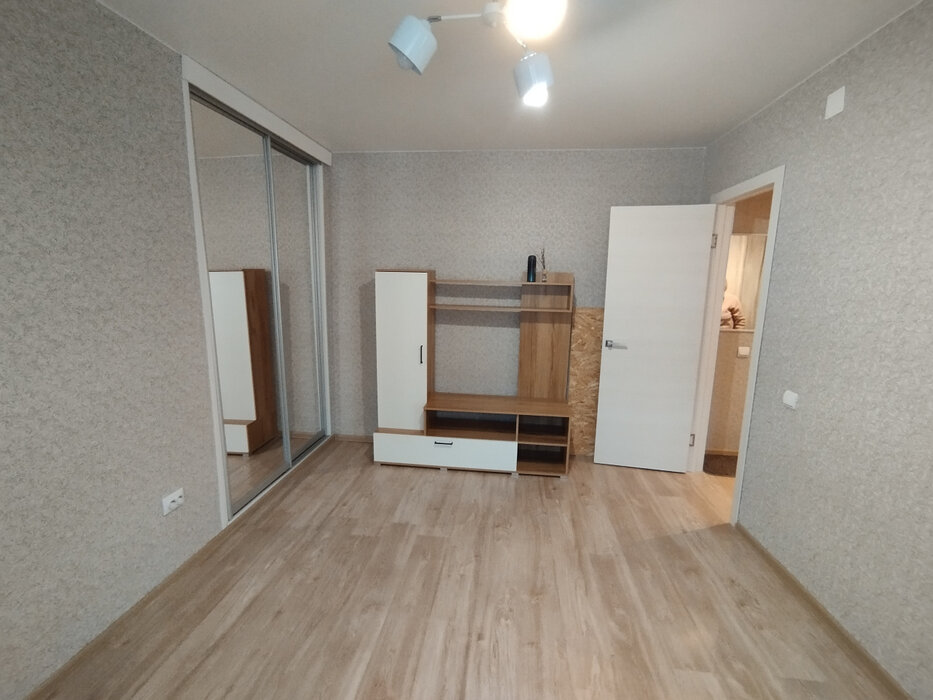 Екатеринбург, ул. Хвойная, 76/2 (Компрессорный) - фото квартиры (1)